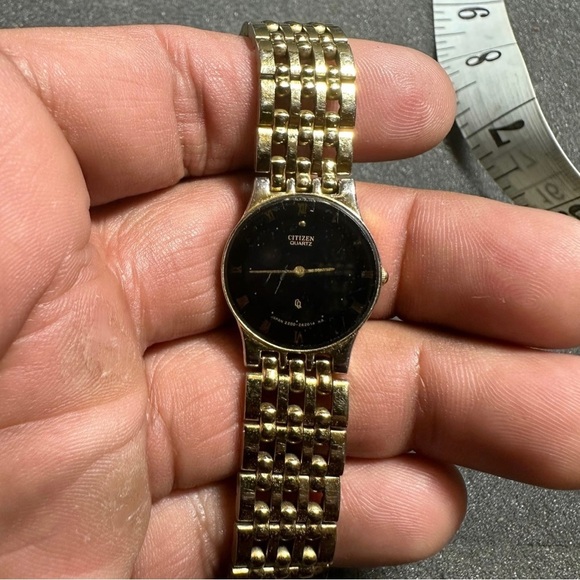 Citizen CQ Watch Women  Gold Tone Black Dial Quartz 2200-229207 For Parts/Repair - Picture 1 of 7